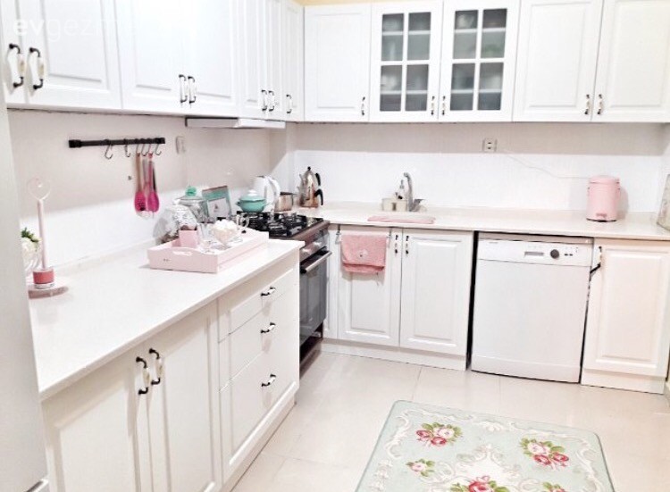 Kapak değişimiyle havası değişen bir mutfak: Nur hanımın mutfağı..