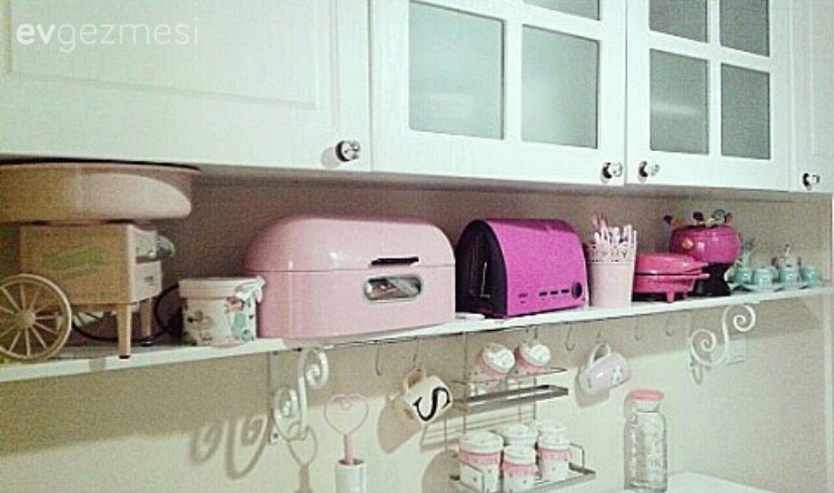 Beyaz mutfak, Mutfak, Mutfak aksesuarları, Pembe, Renkli ev aleti