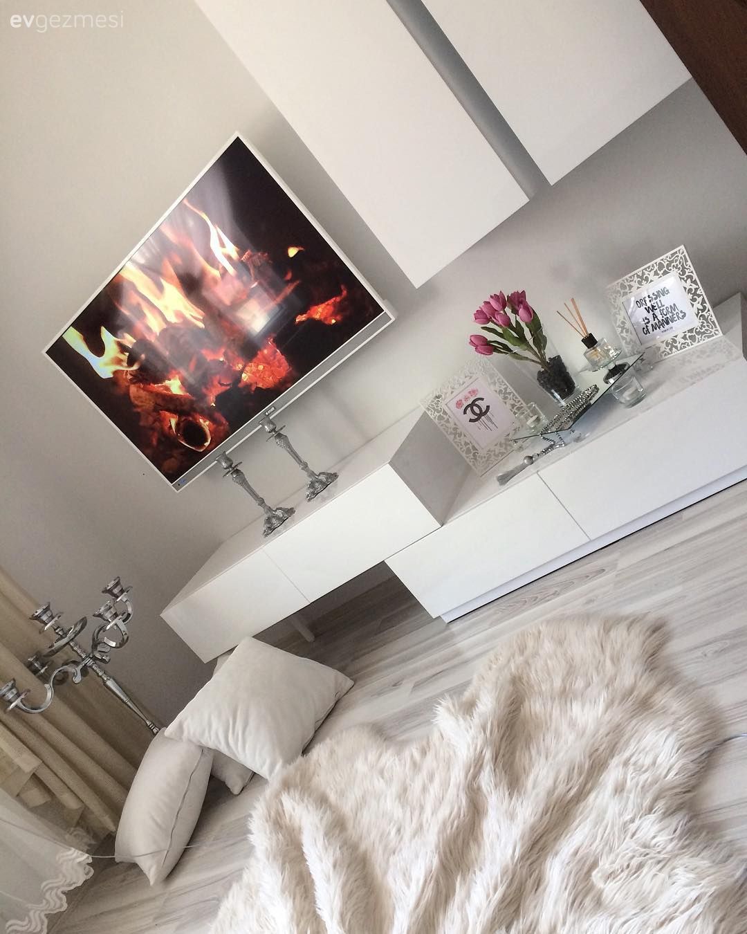 Beyaz, Dekoratif Objeler, Gümüş, Salon, Tv ünitesi