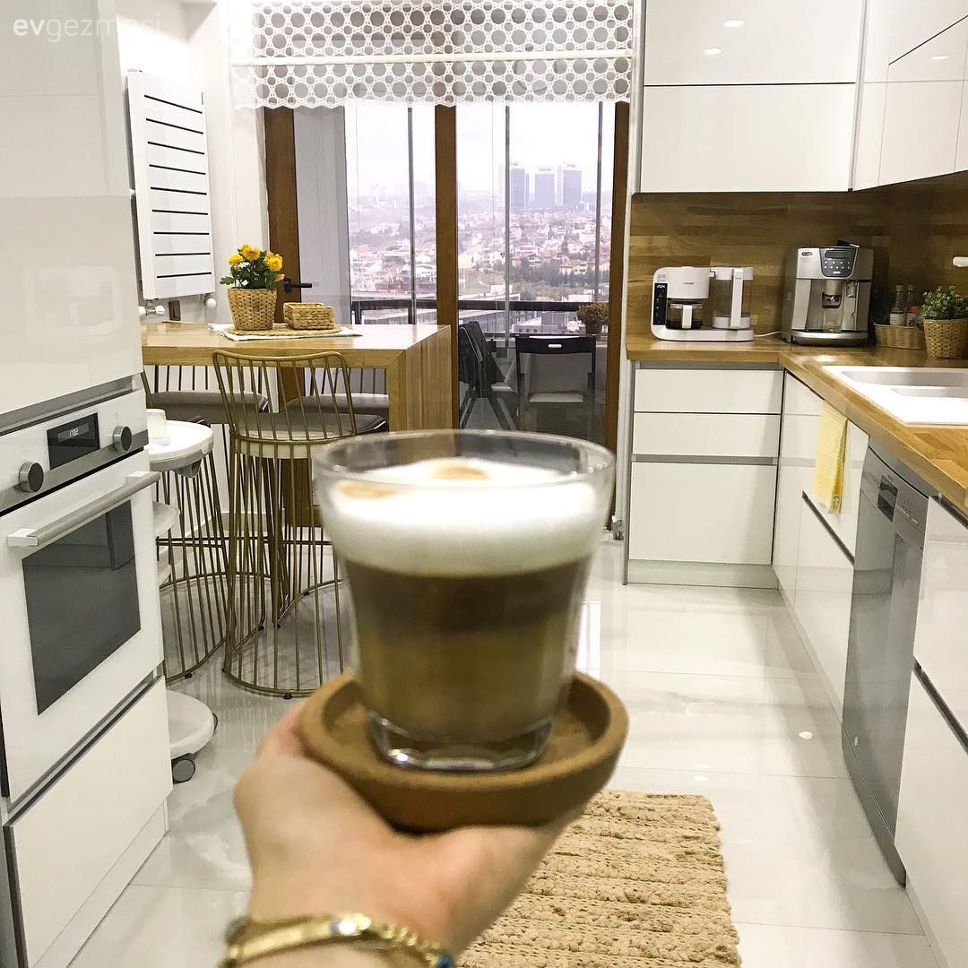 Bu Ev Aheste Yaşamdan, Mutluluk Veren Anlardan Yana