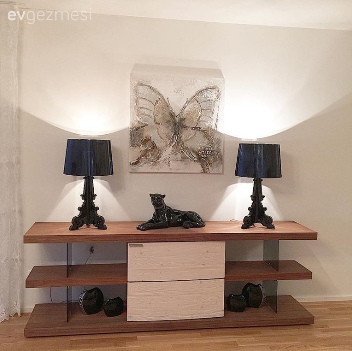 Minimalist dekorun şıklıkla buluştuğu zarif bir ev..