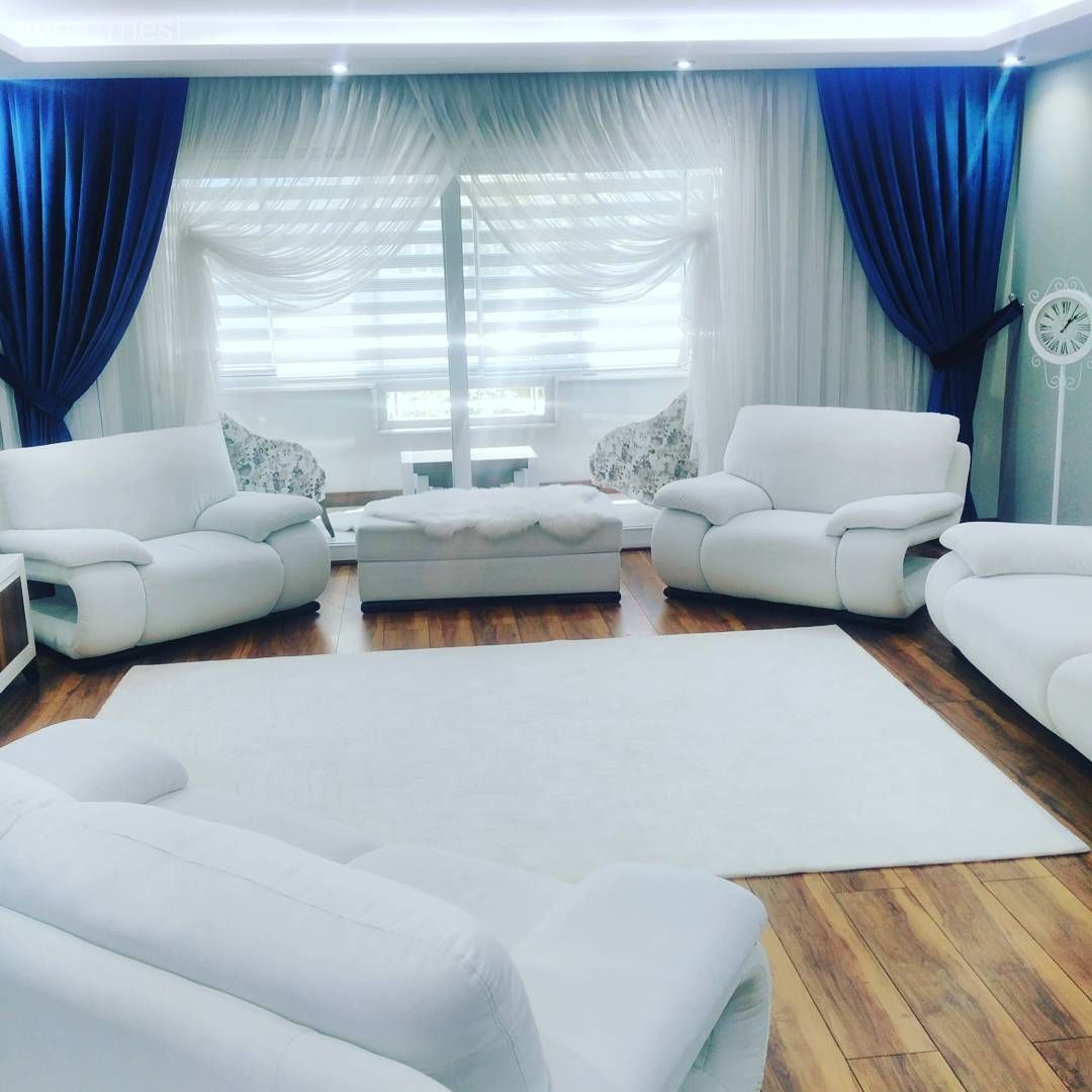 Salon, Kruvaze perde, Lacivert, Fon perde, Halı, Beyaz, Beyaz halı