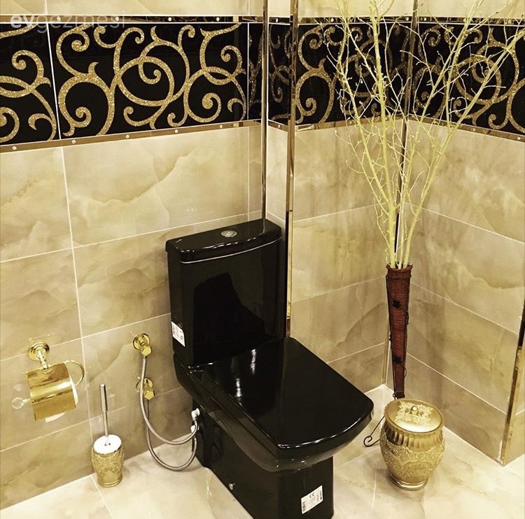 Altın, Banyo, Siyah
