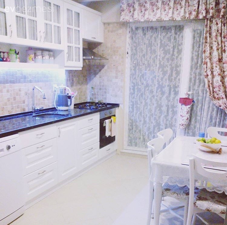 Beyaz mutfak, Mutfak, Mutfak masası, Perde