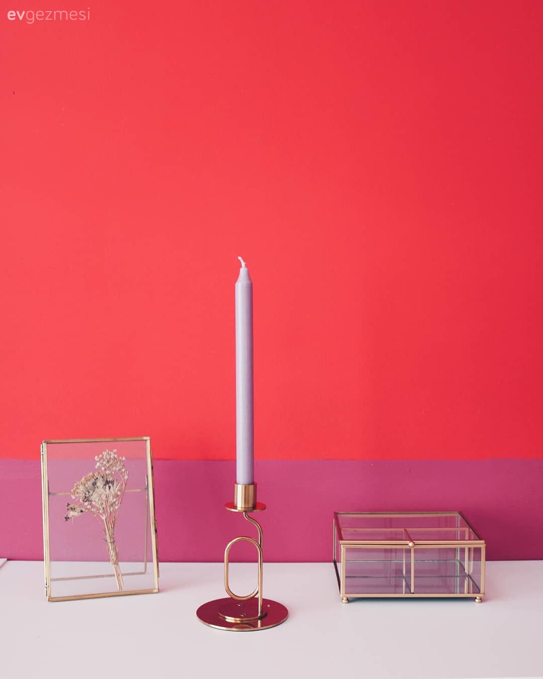 Ev Aksesuar, Şamdan, Kırmızı duvar rengi, Altın, Konsol üzeri dekoratif objeleri