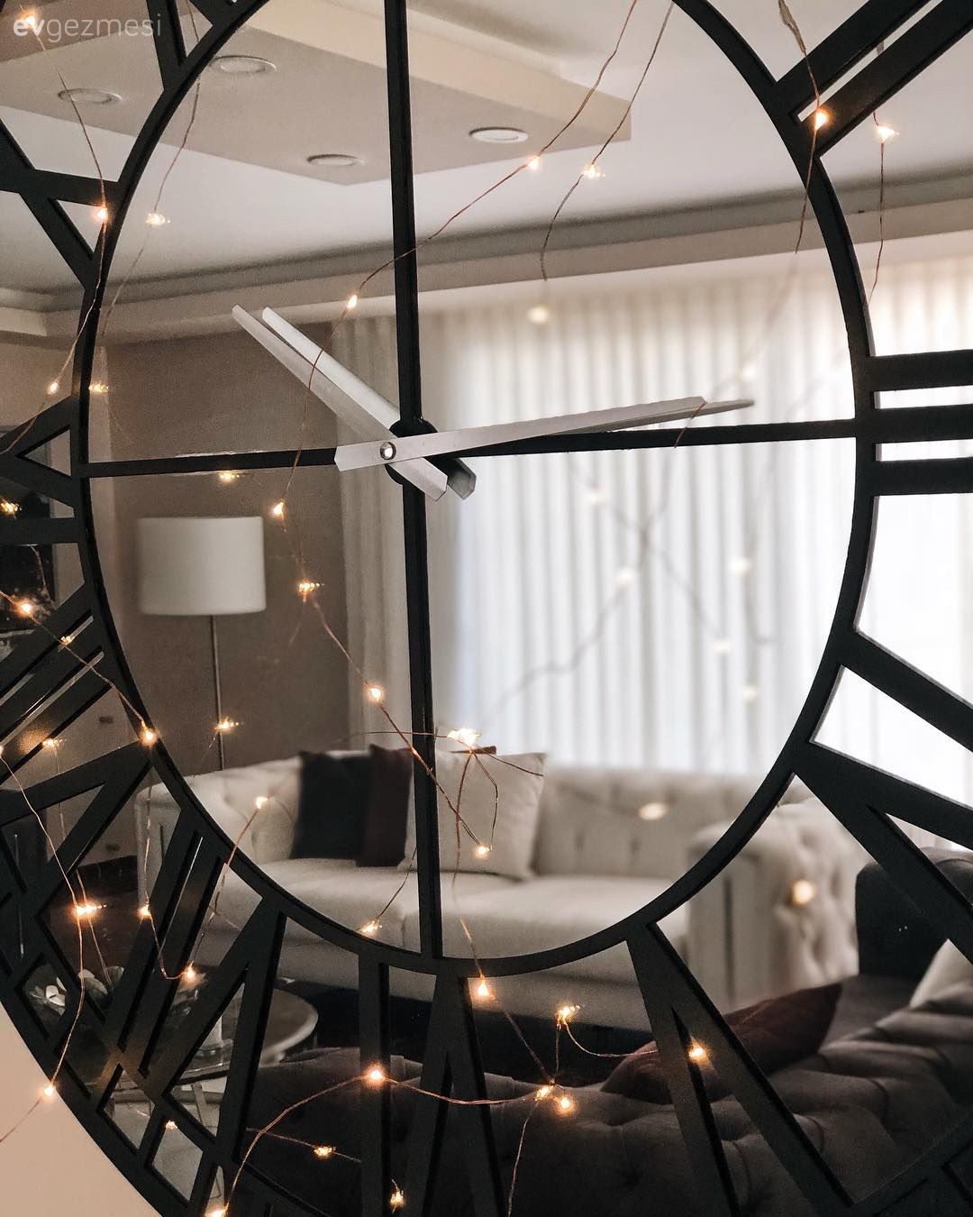 Salon, Duvar saati, Ayna