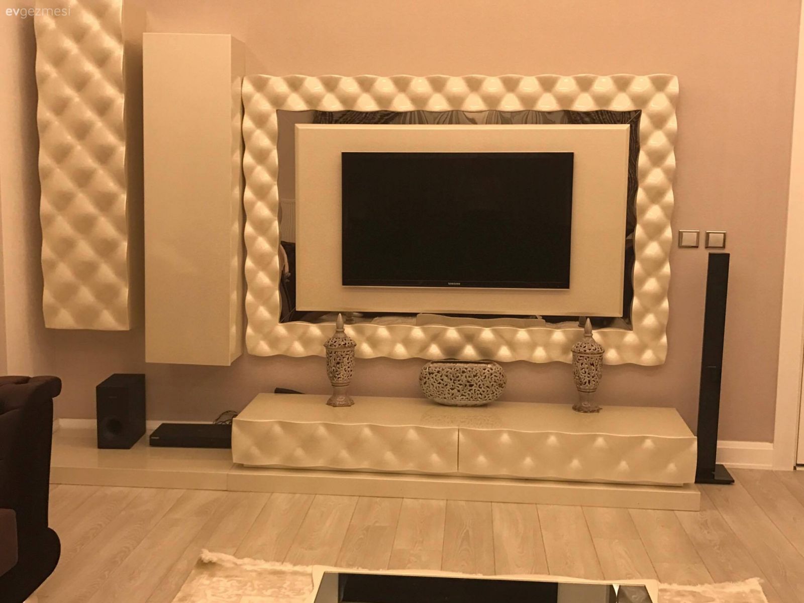 Modern ve klasiğin harmanı sofistike bir dekor. Esra hanımın yeni evi.