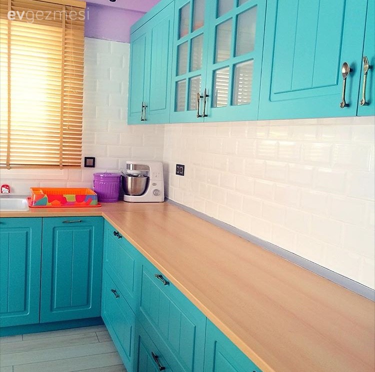 Berna Hanım'ın Turkuaz Renkli, Enerjik Mutfağı...