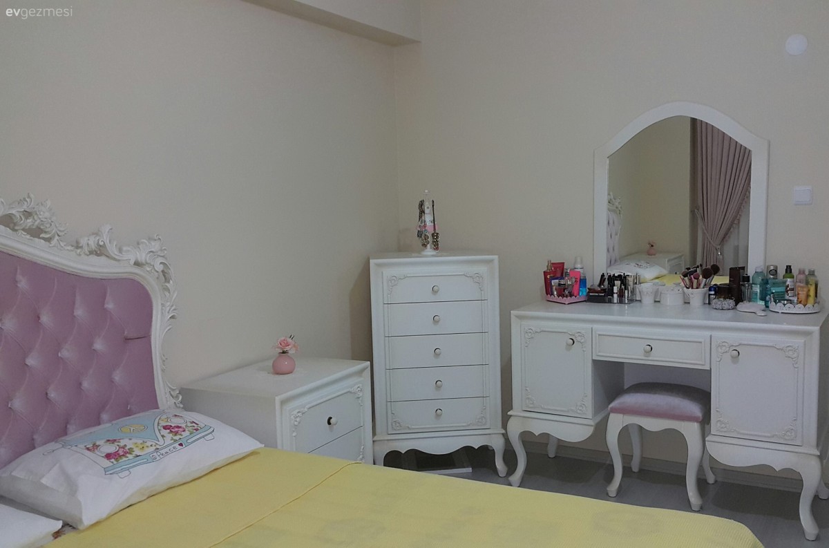 Mavinin dingin zerafeti: Serra hanımın evi..