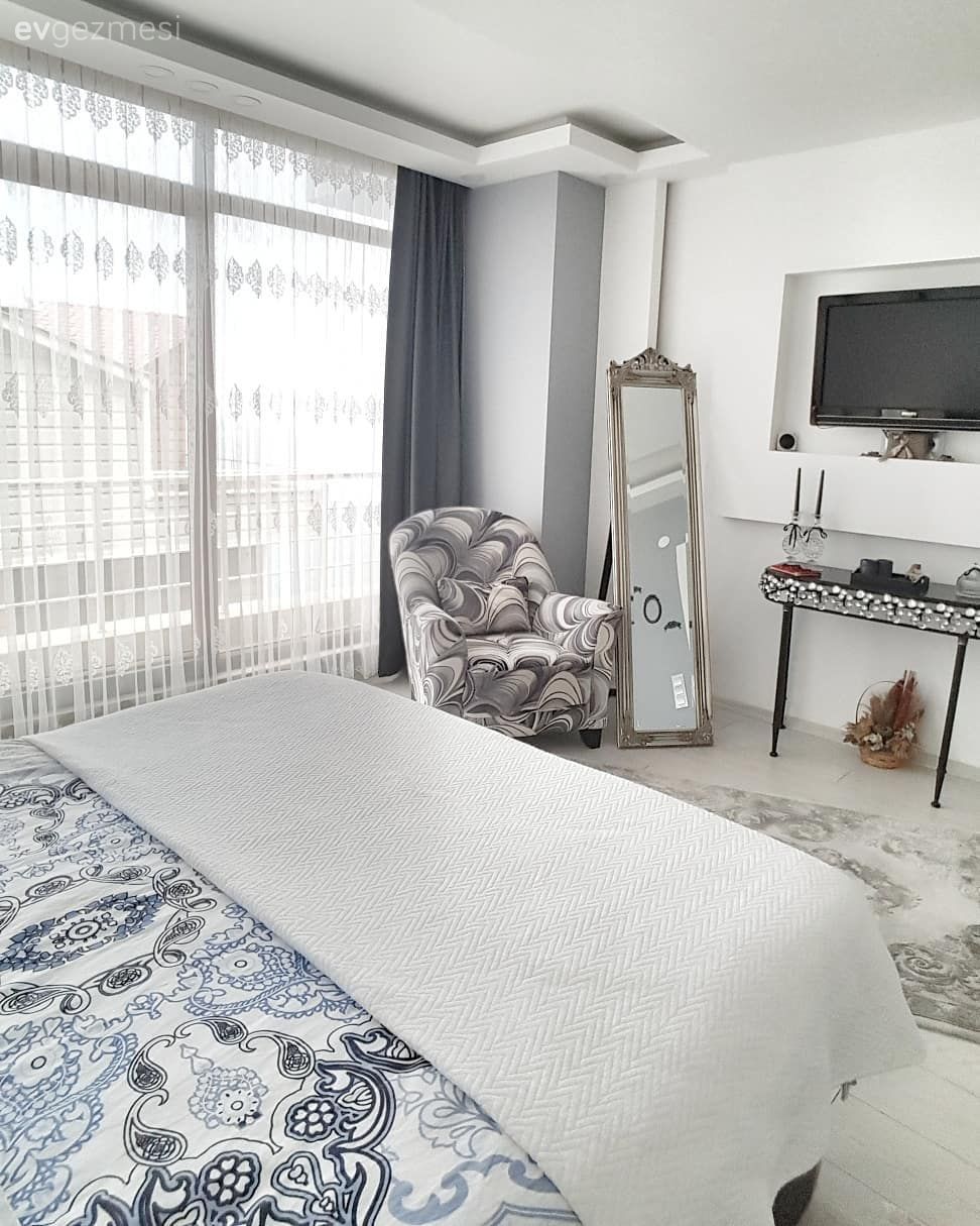 Yatak Odası, Ayna, Yatak örtüsü