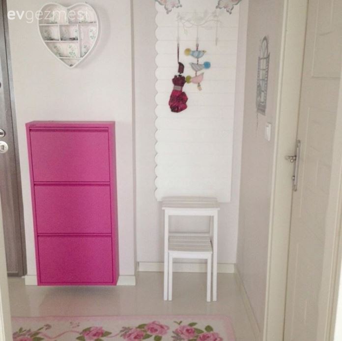 Arzu hanımın renkleri doyasıya kullandığı cıvıl cıvıl evi..