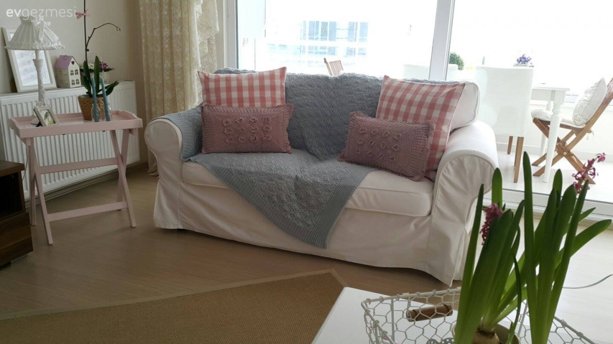 Gri, Ikea, Kırmızı, Salon, Kırlent