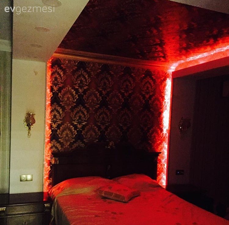 Kırmızı, Tavan, Yatak Odası