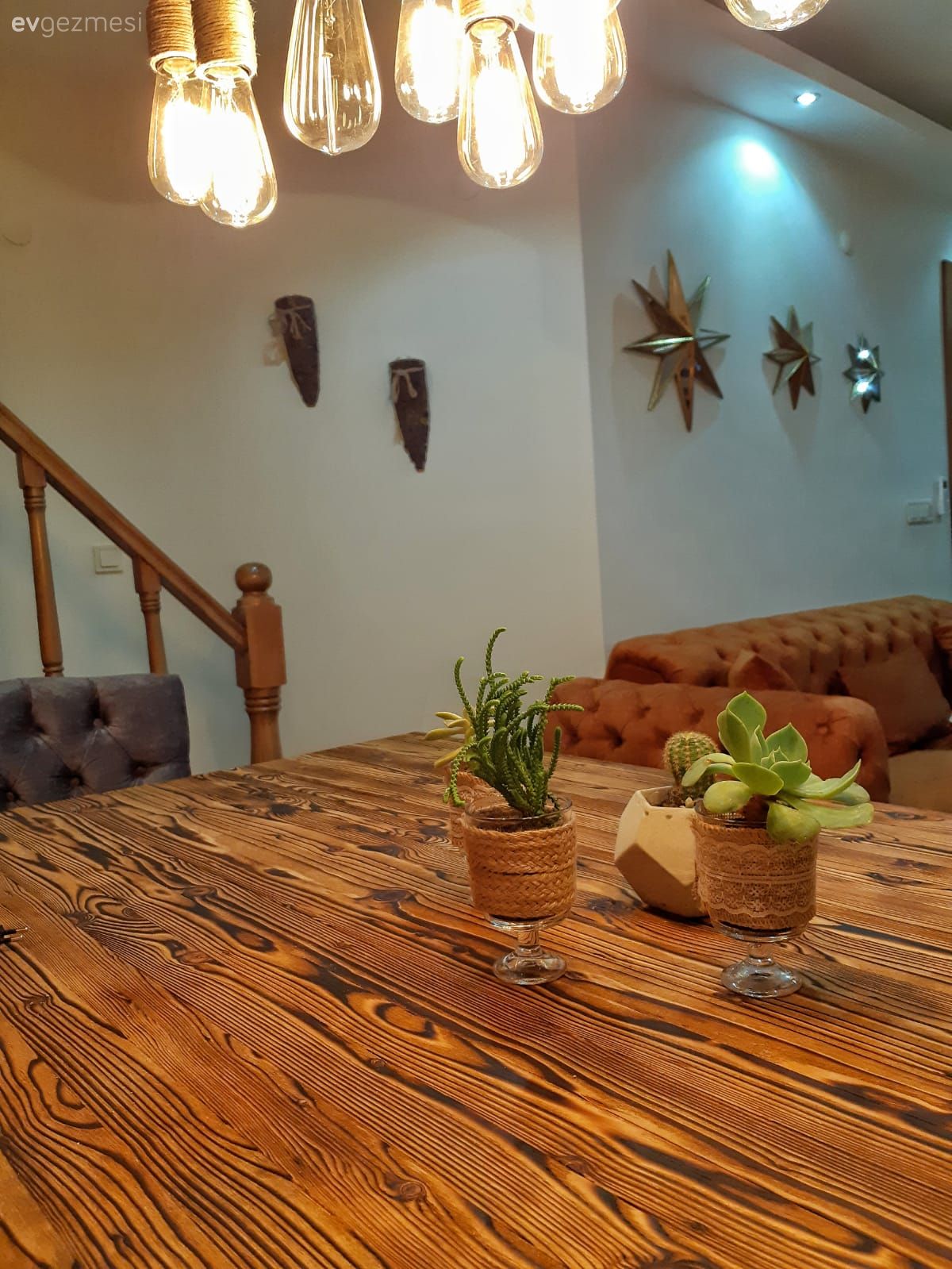 Rustik stilde sıcacık bir salon. Arzuhan hanımın keyifli dekoru..