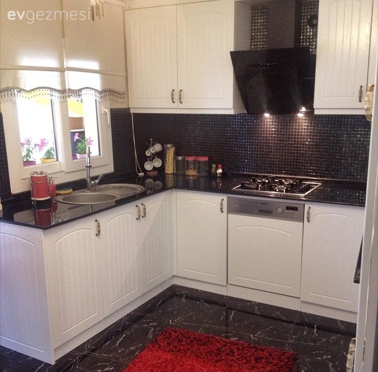 Beyaz mutfak, Country mutfak, Kırmızı, Mutfak, Siyah- Beyaz