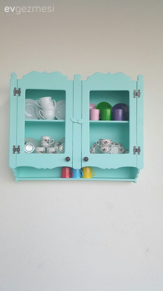 Merve hanımın bol el emeği objeyle zenginleşen mutfağı..