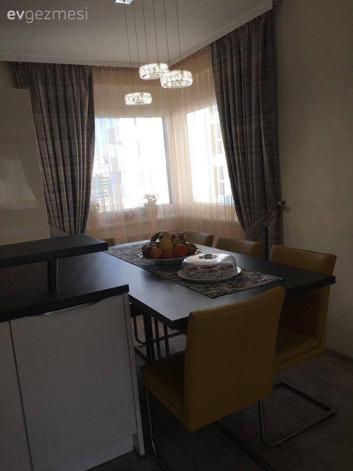 Beyaz mutfak, Mutfak, Perde, Sarı, Mutfak masası