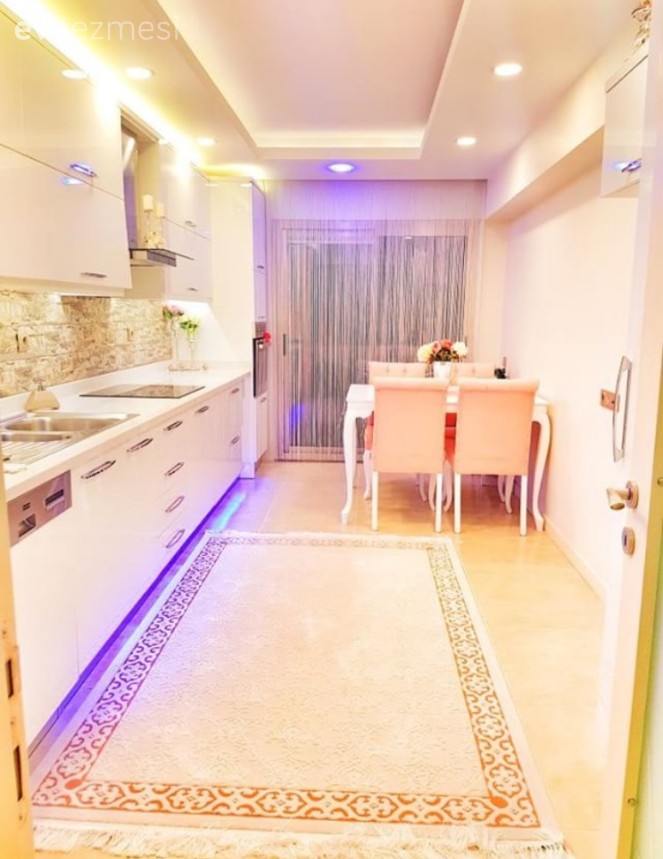 Kapak değişimi ile tamamen değişen bir mutfak. Firuze hanımdan..