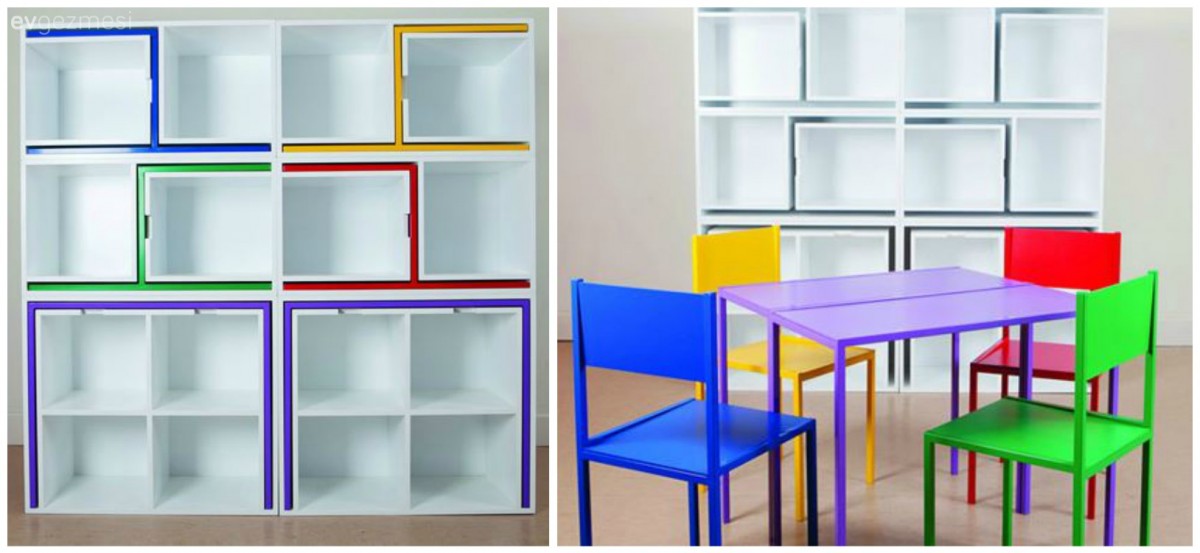 Kitaplığın içine saklanan masa ve sandalyeler
