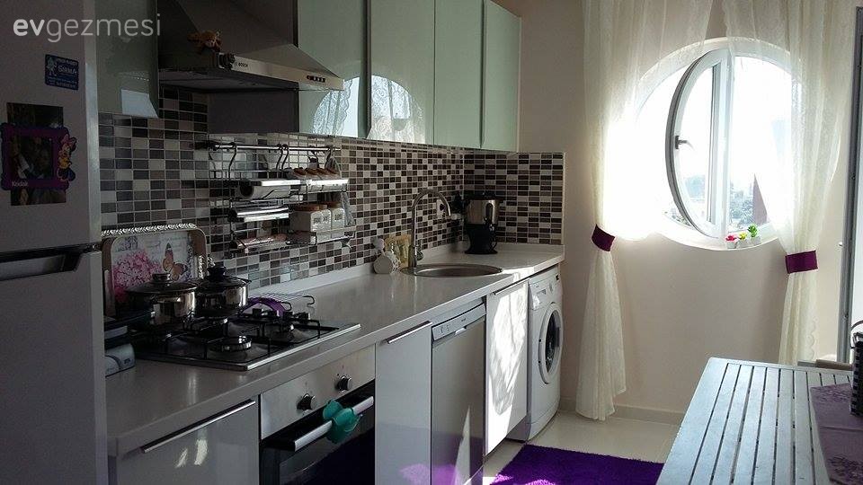 Beyaz mutfak, Mor, Mutfak