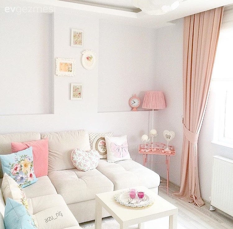 Arzu hanımın sıcak renkler ve zevkli objelerle harika dekoru..