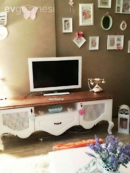 Çiçekler açan, emek ve zevk dolu bir evden kareler..