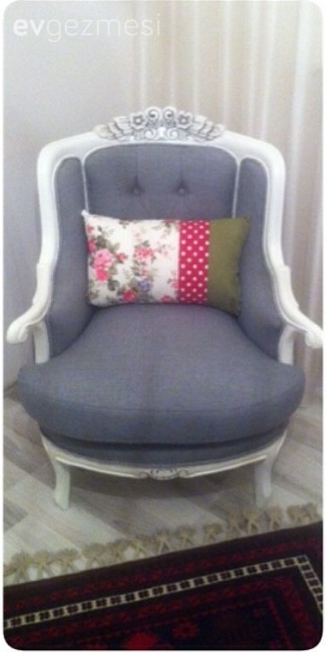 Merve hanımın yeni bir hayat verdiği annesinin koltukları.