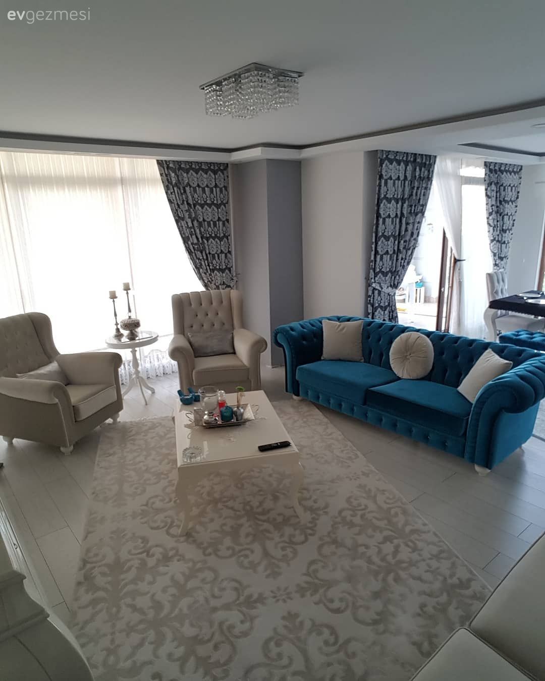 Fon perde, Perde, Berjer, Salon, Mavi, Orta sehpa, Halı