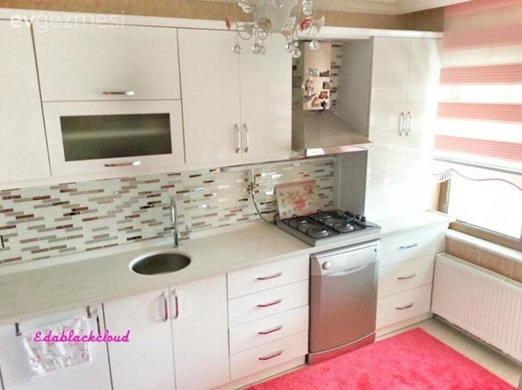 Beyaz mutfak, Halı, Mutfak, Pembe