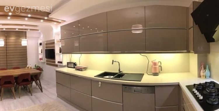 İnce düşünülmüş detaylar, tempolu renk paleti. Yasemin hanımın evi.