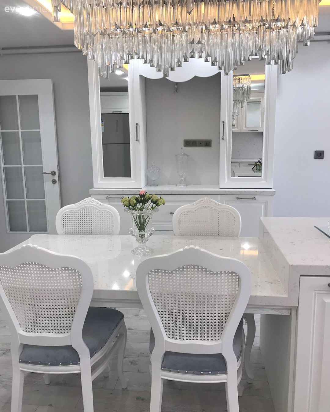 Mutfak, Beyaz mutfak, Mutfak masası, Avize