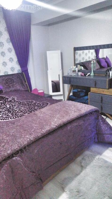 Yatak Odası, Yatak örtüsü, Mor