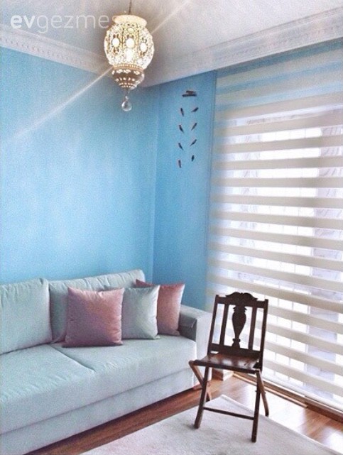 Mavi, Oturma Odası