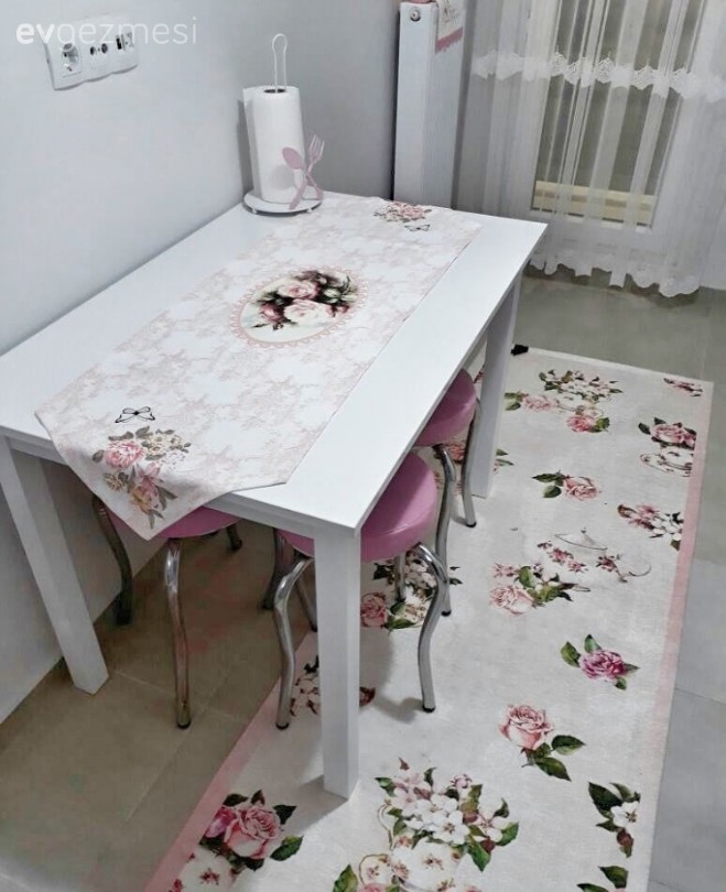 Beyaz mutfak, Halı, Mutfak, Mutfak masası, Pembe