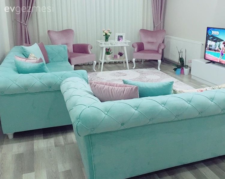 Kübra hanımın göz alıcı renklerle genç ve cıvıl cıvıl evi..