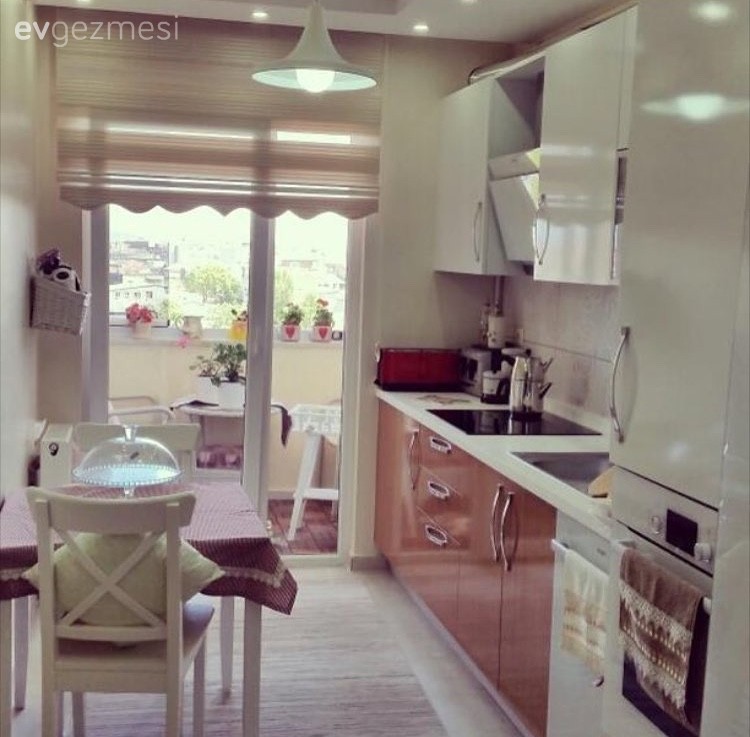 Elif hanımın serin renklerde şık ve dingin evi..