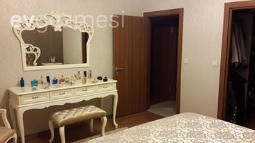 Gülin hanımın nostaljik stili öne çıkaran zarif ve şık evi..