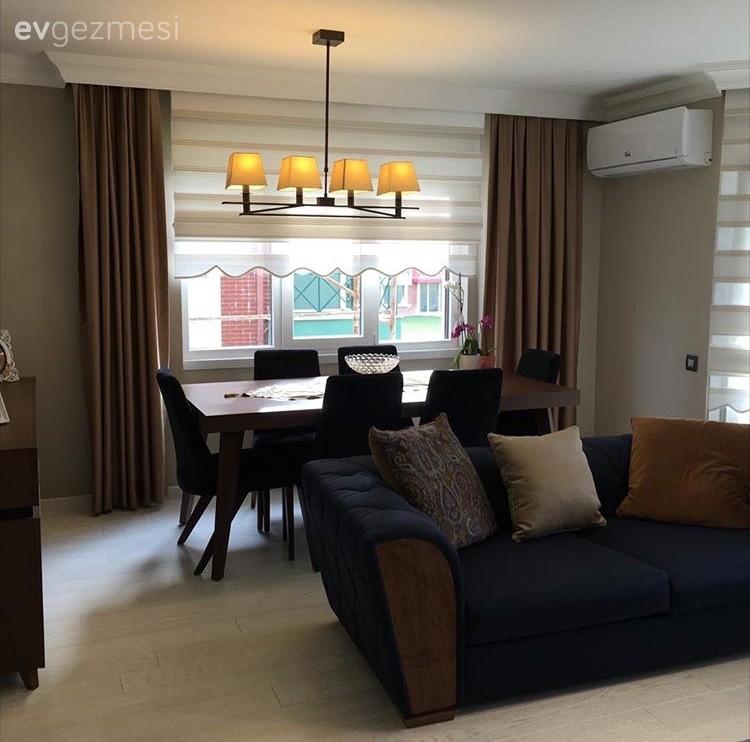 Pelin Hanım'ın Ahşap ve Lacivert Uyumunda Sofistike ve Sıcak Evi..