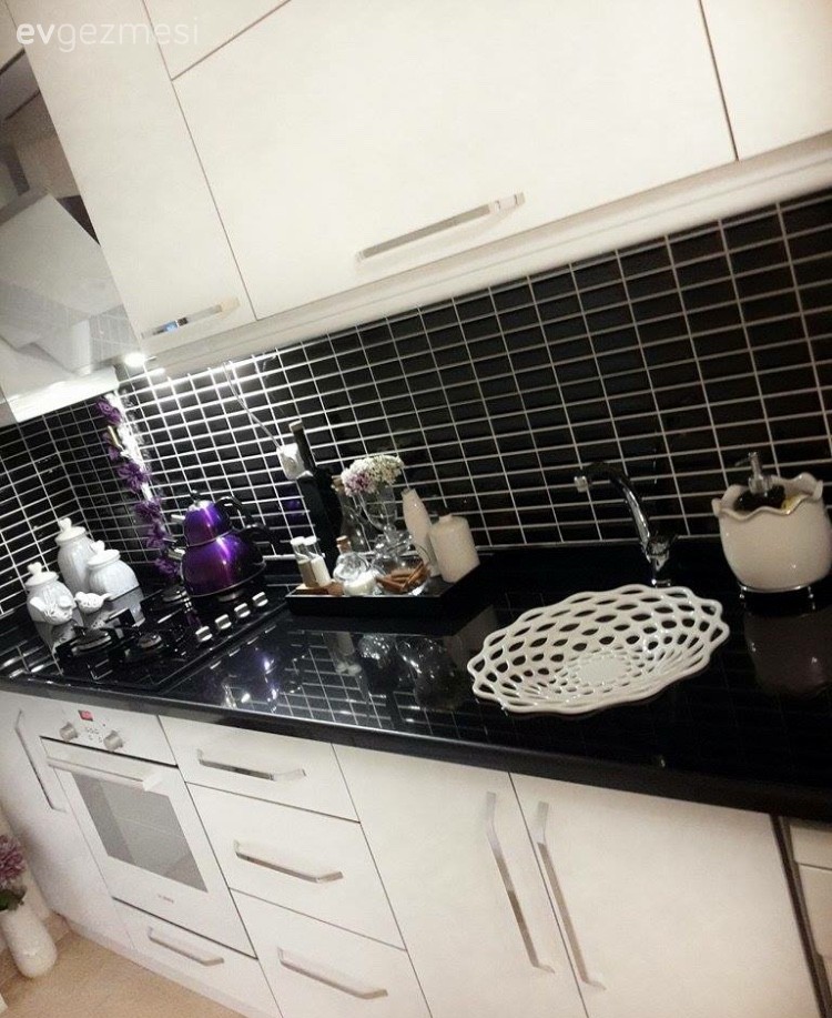 Şeyna hanımın 32 lira maliyetle farklılık yaptığı mutfağı..