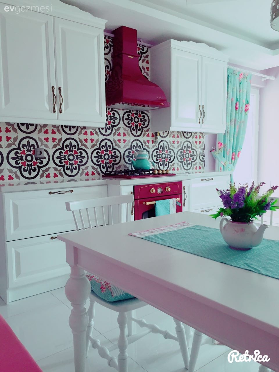 Ankastre, Beyaz mutfak, Bordo, Country mutfak, Mutfak, Mutfak masası, Tezgah arası seramik, Yeşil