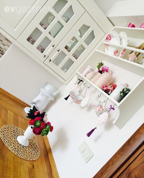 İngiliz kır evi stilinde harika bir mutfak..