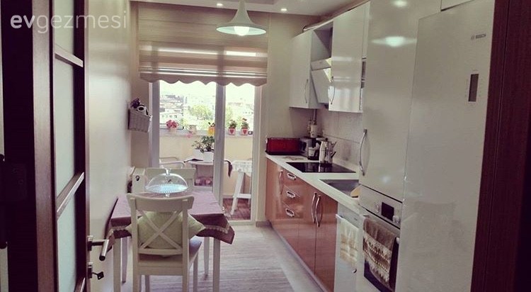 Elif hanımın serin renklerde şık ve dingin evi..