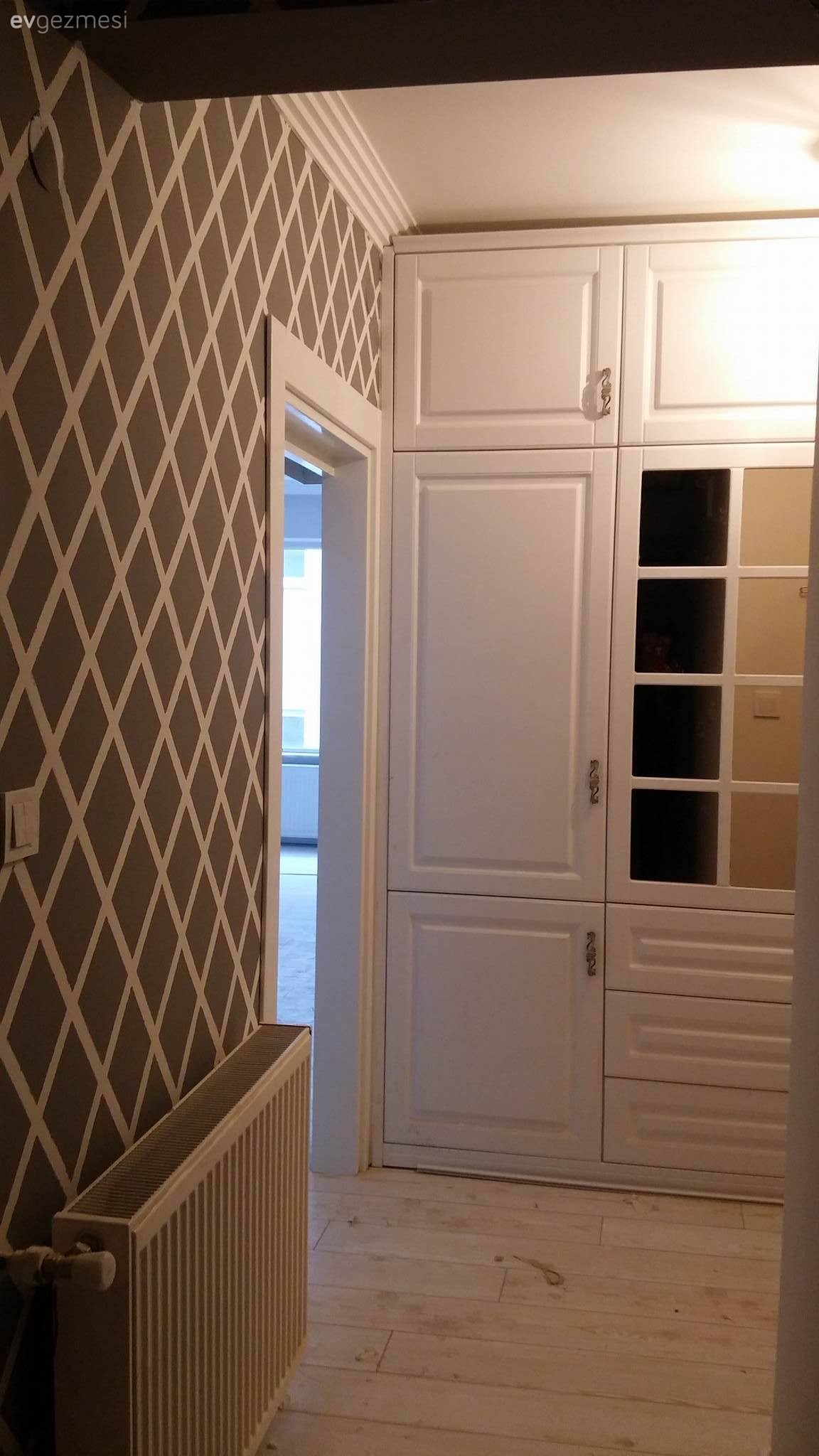 Antre, Duvar kağıdı