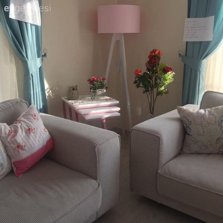 Müge hanımın pastel tonlarda huzurlu ve dingin evi..