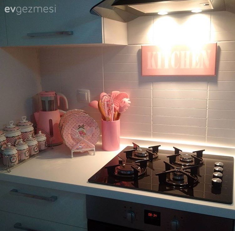 Beyaz mutfak, Mutfak, Mutfak aksesuarları, Pembe