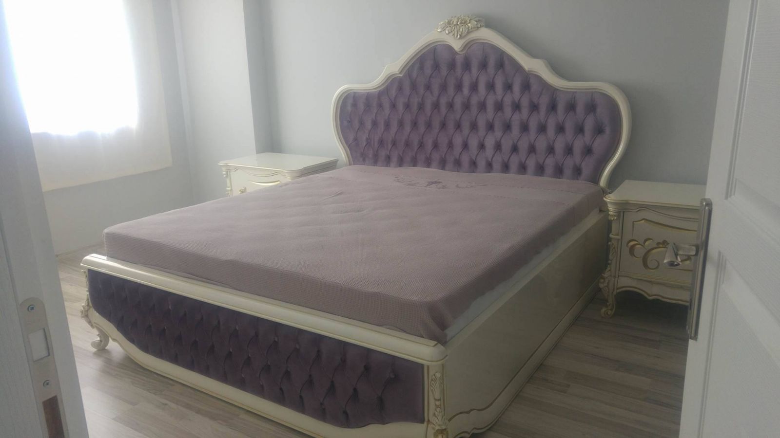 Mobilyalar geldi. Dekoru nasıl tamamlamalı? Fikirleri bekleriz!