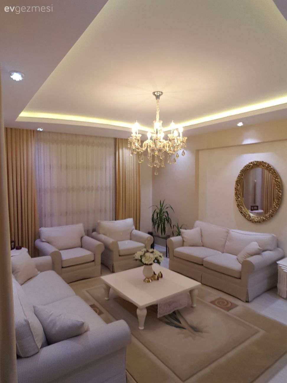 Salon, Ayna, Avize, Krem, Orta sehpa