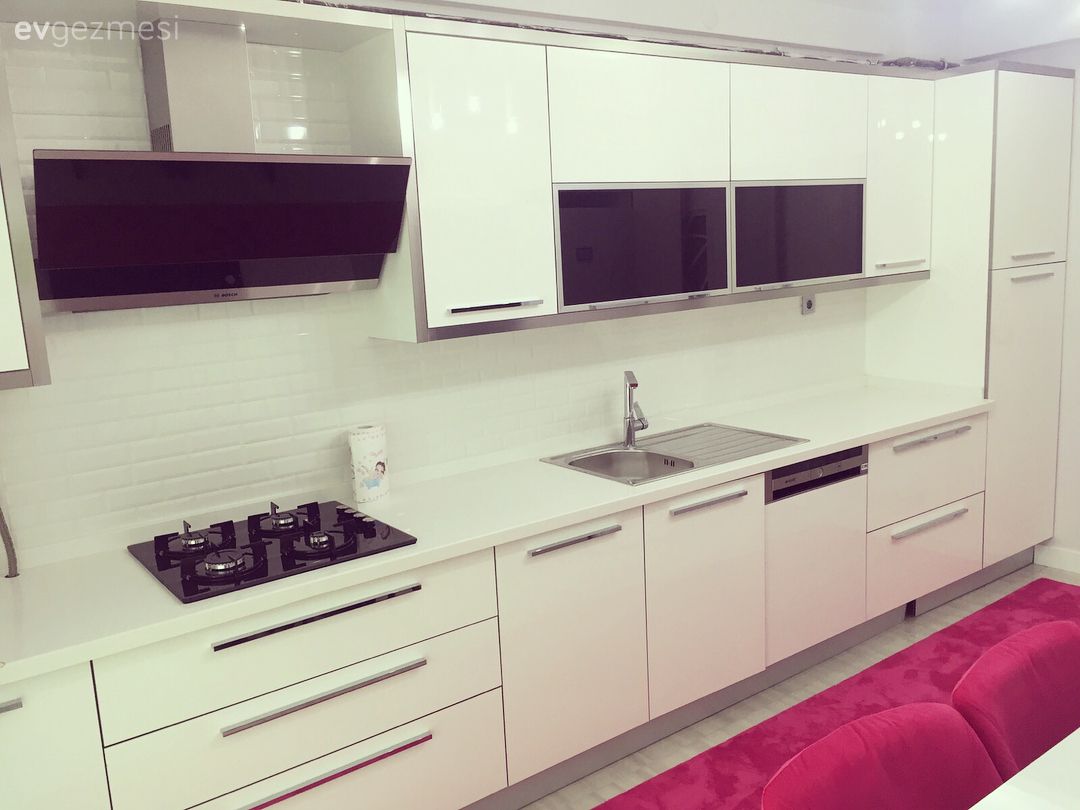 Bu evin dekorasyonu, klasiğe modern bir çehre kazandırmış..