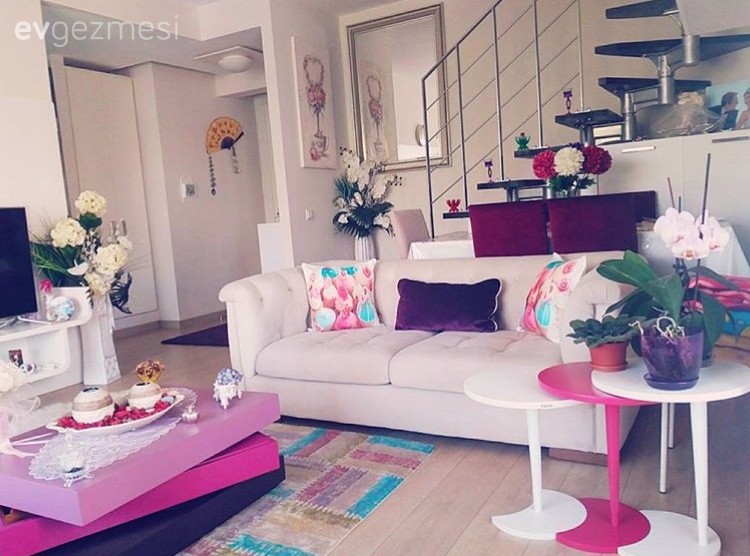 Seray hanımın aksesuarlarla kimlik kazanan stil sahibi evi..