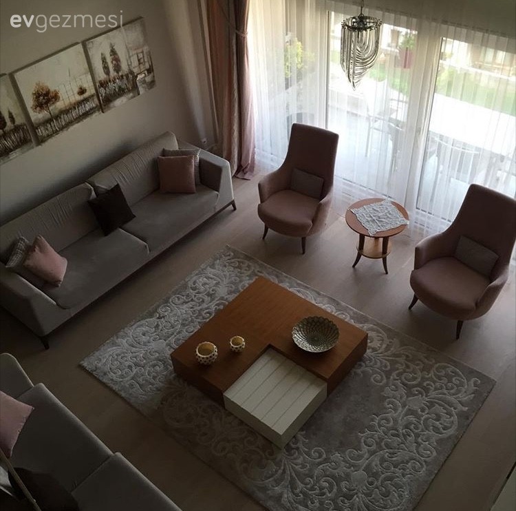 Filiz hanımın ferah ve sıcak bir havası olan modern stil evi..